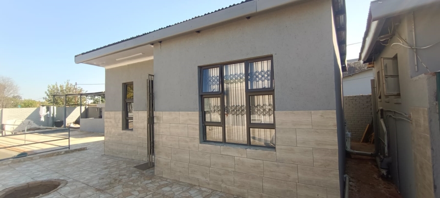 To Let 4 Bedroom Property for Rent in Kuruman Northern Cape